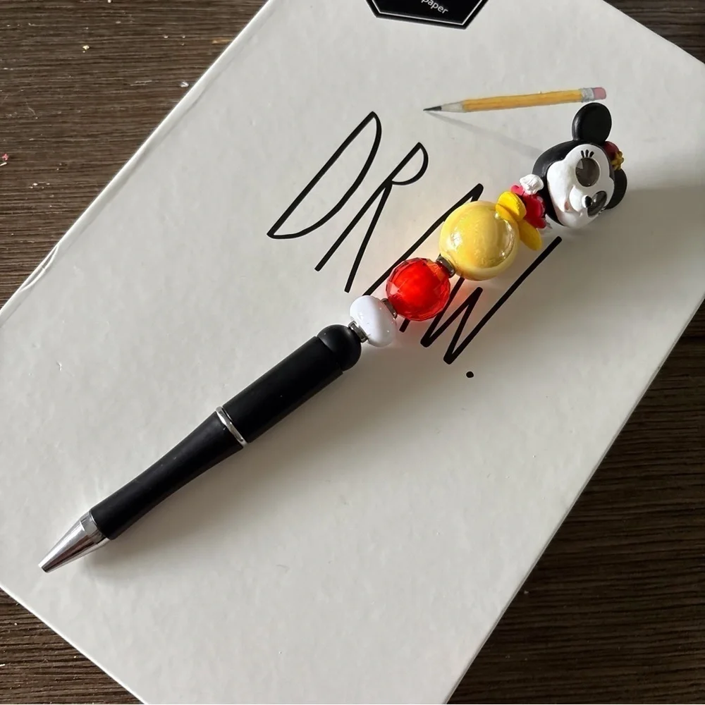 Disney Doorables: Mickey & Friends: Minnie Mouse handmade beaded pen